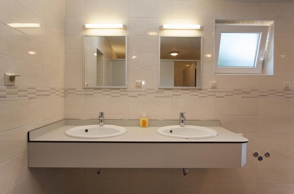 פונאנט Mobile Homes And Apartments St,Denis מראה חיצוני תמונה