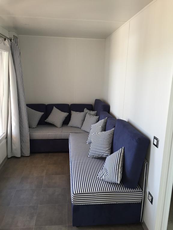 פונאנט Mobile Homes And Apartments St,Denis מראה חיצוני תמונה